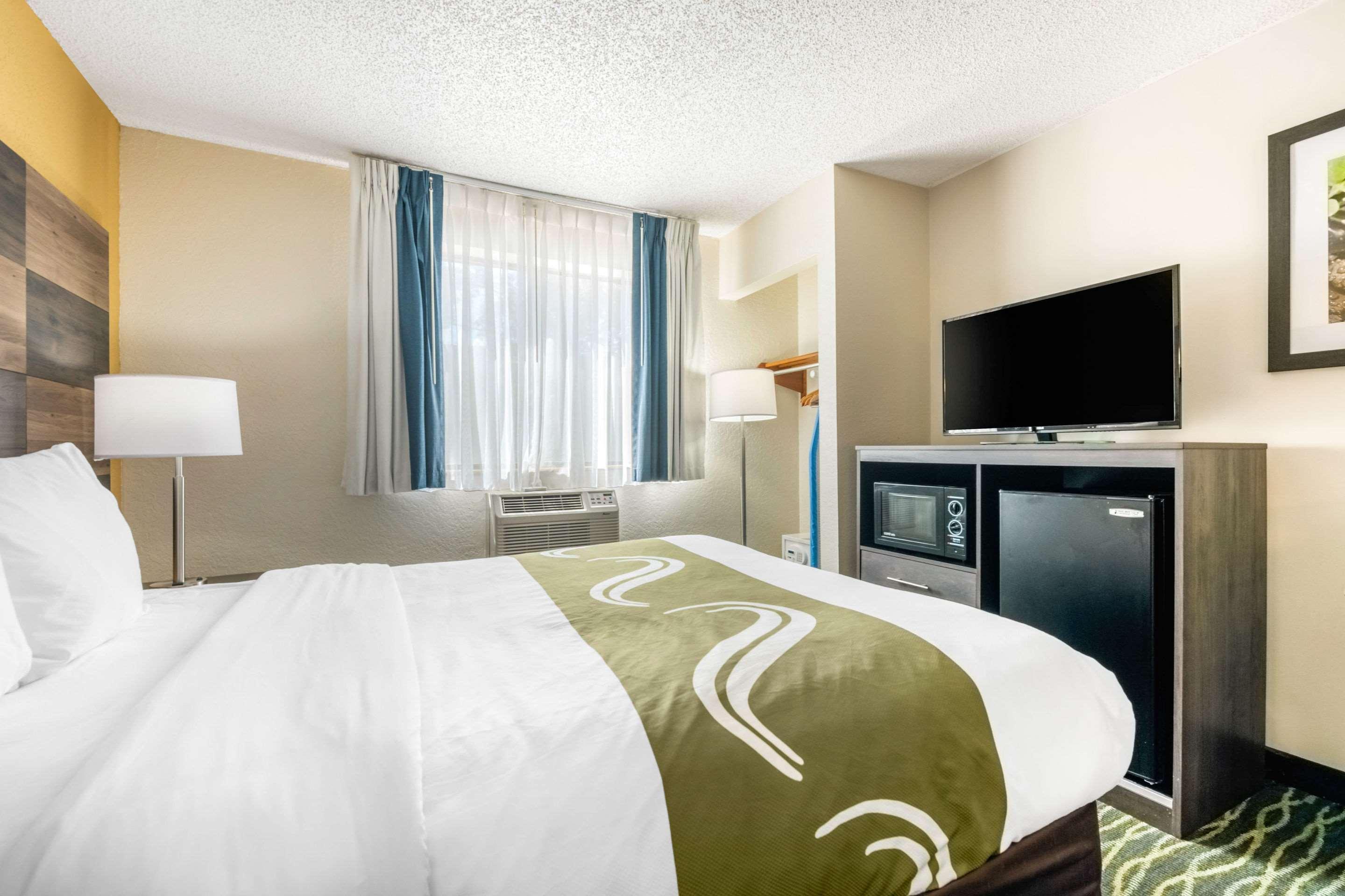 Quality Inn & Suites Leesburg Chain Of Lakes Exterior photo