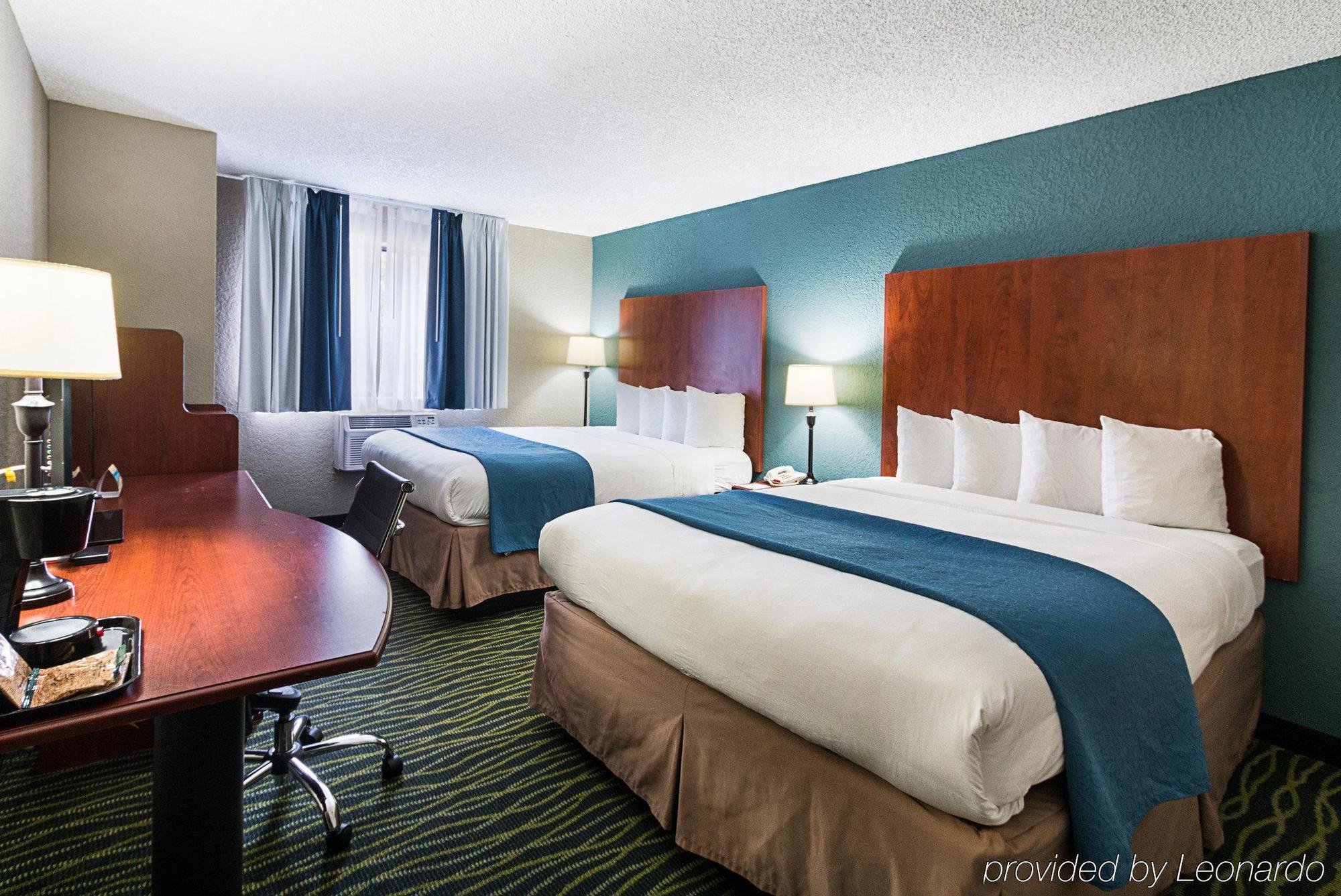 Quality Inn & Suites Leesburg Chain Of Lakes Exterior photo