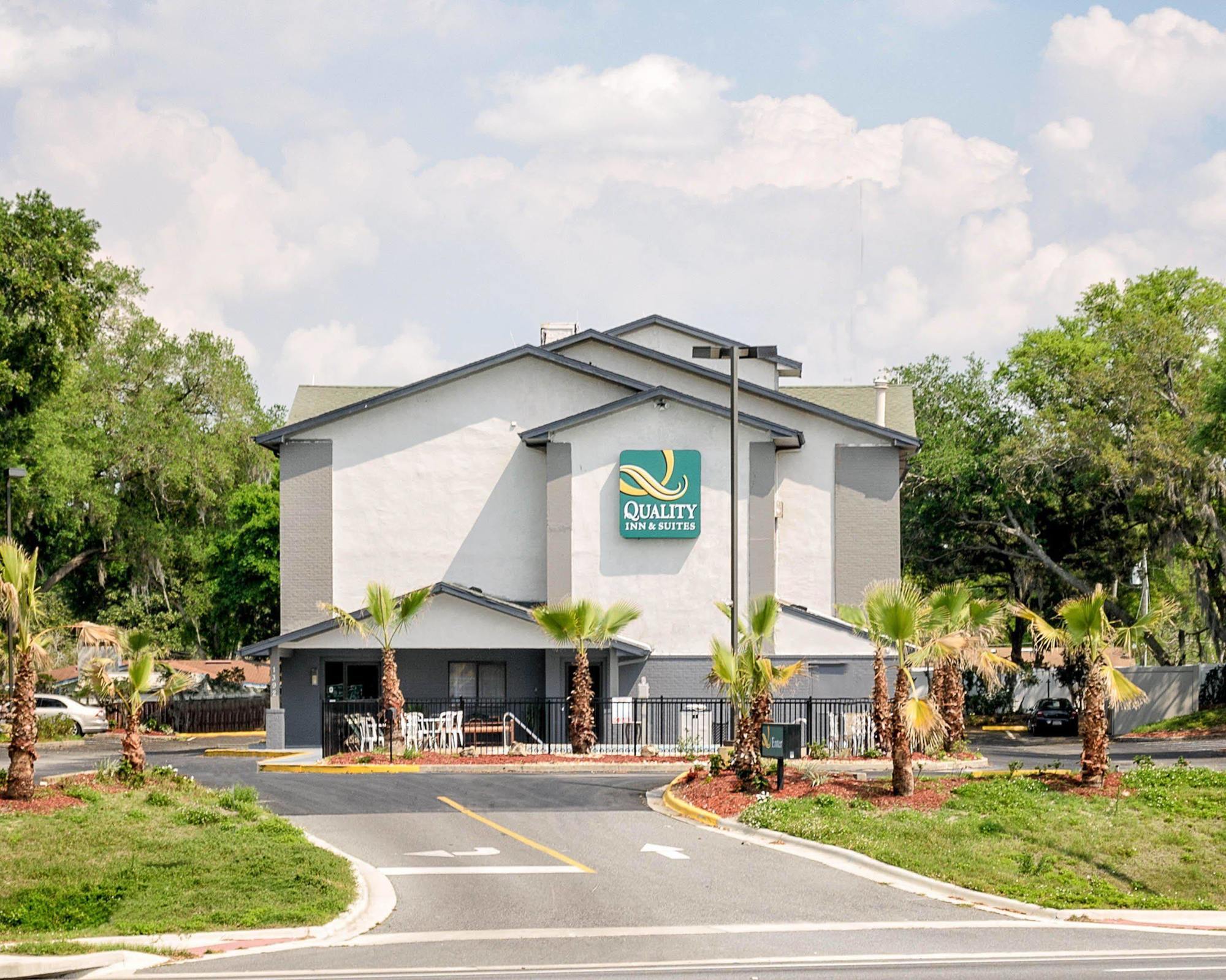 Quality Inn & Suites Leesburg Chain Of Lakes Exterior photo